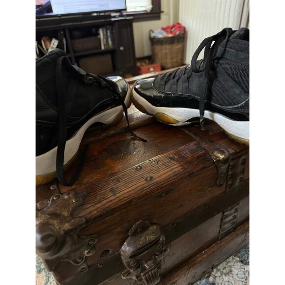 Nike Air Jordan 11 Retro Space Jam Basketball Sneakers Black/White - Picture 5 of 9